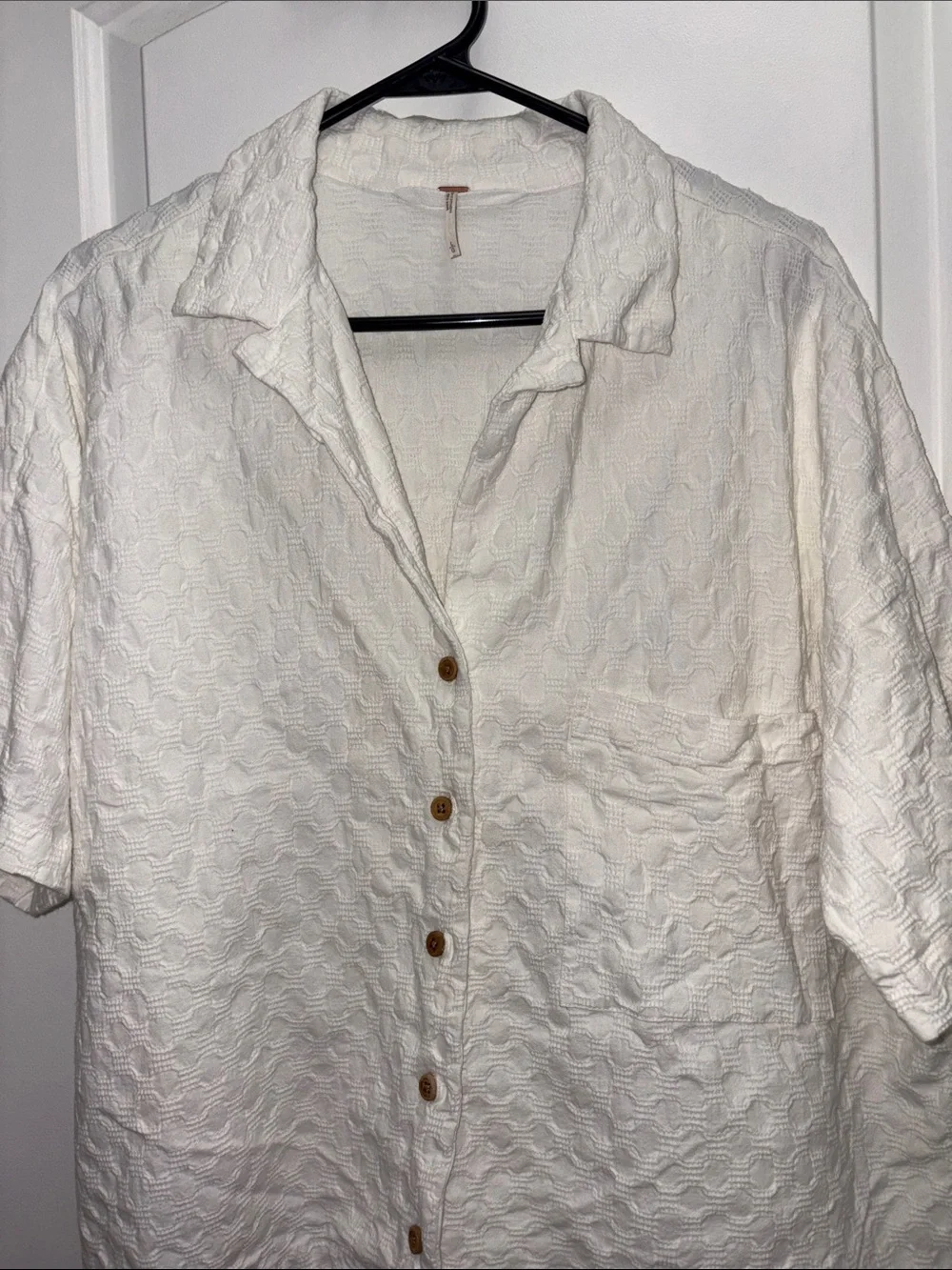 Free People White Textured Button Down Shirt Women’s L Boho Boxy Short Sleeve